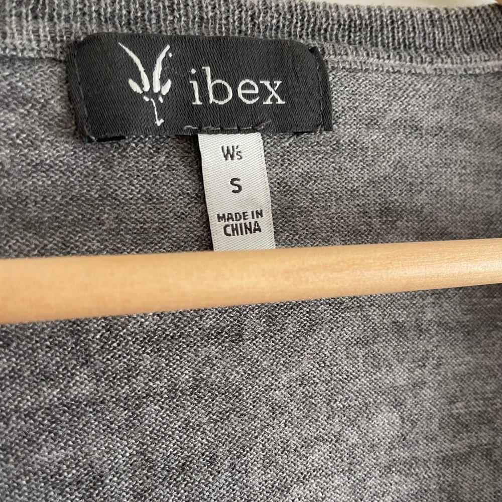Ibex Women's Gray V-Neck Sweater wrap merino wool - Picture 4 of 8